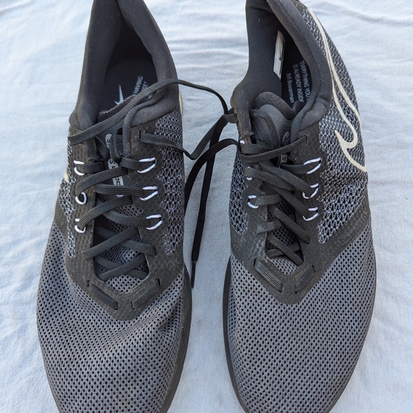 Nike Zoom Strike - Picture 1 of 6